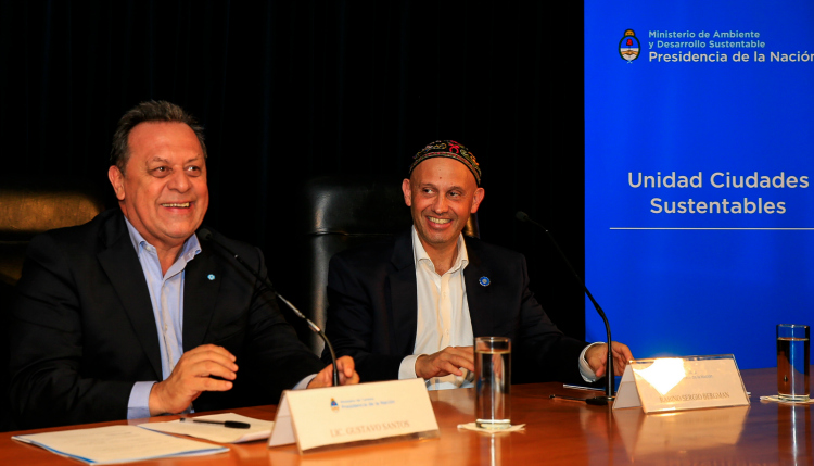 El ministro Santos y el ministro Bergman firman el convenio de cooperación