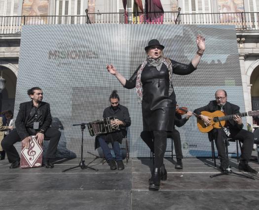 Plaza Mayor: espectáculos para mostrar la cultura argentina a turistas de todo el mundo